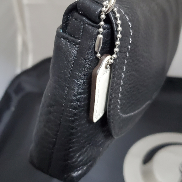 Coach Park Leather Large Flap Wristlet 49177 - Picture 4 of 6